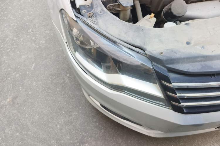 Used Volkswagen Bora 2014 1.6L Manual Comfort Model Right Front Headlight