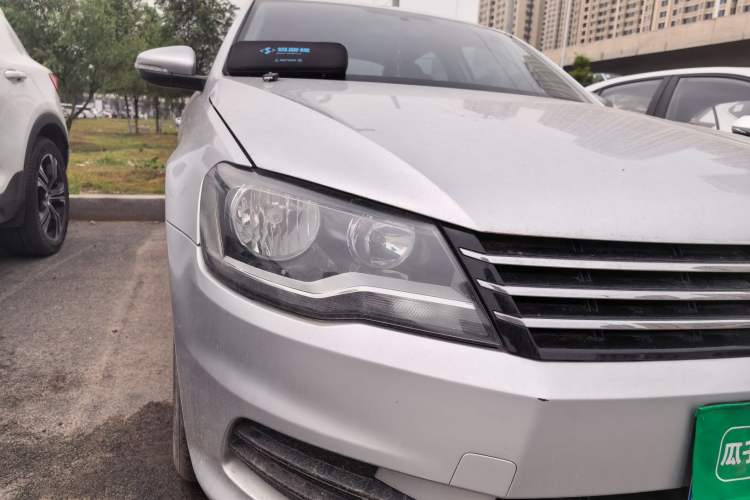 Used Volkswagen Bora 2014 1.6L Manual Fashion Edition Right Front Headlight