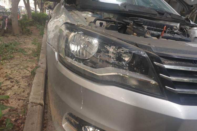 Used Volkswagen Bora 2014 1.6L Automatic Comfort Model Right Front Headlight