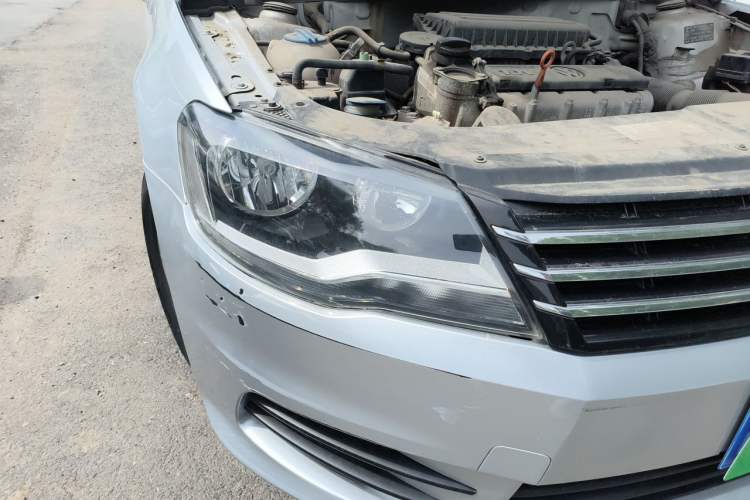 Used Volkswagen Bora 2014 1.6L Automatic Fashion Model Right Front Headlight