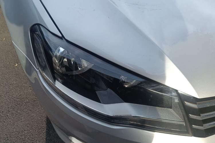 Used Volkswagen Bora 2014 1.6L Automatic Comfort Model Right Front Headlight