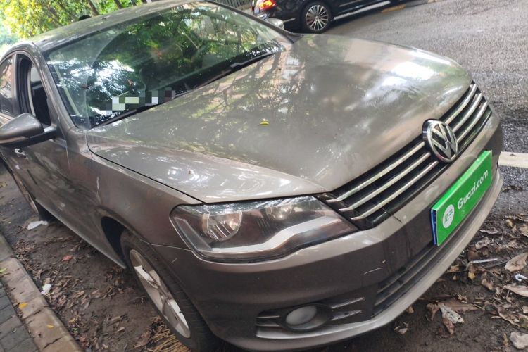 Used Volkswagen Bora 2014 1.6L Manual Comfort Model Right Front Headlight