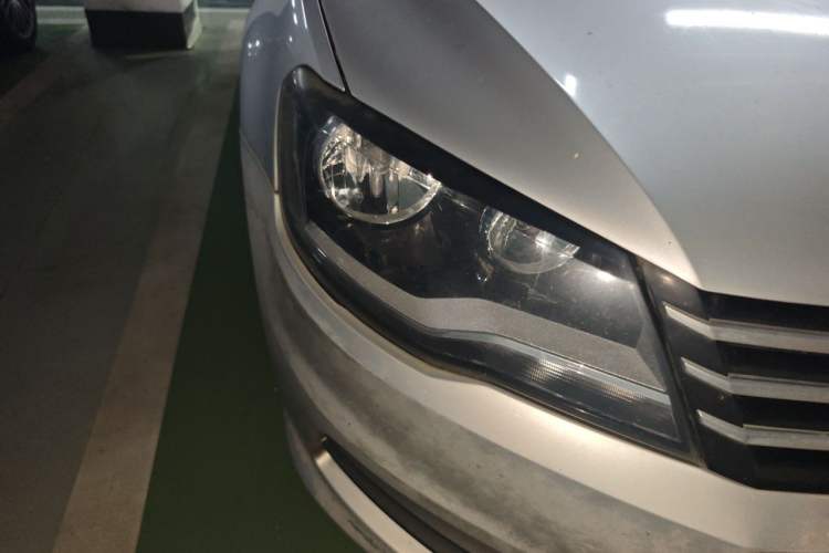 Used Volkswagen Bora 2014 1.6L Manual Fashion Edition Right Front Headlight