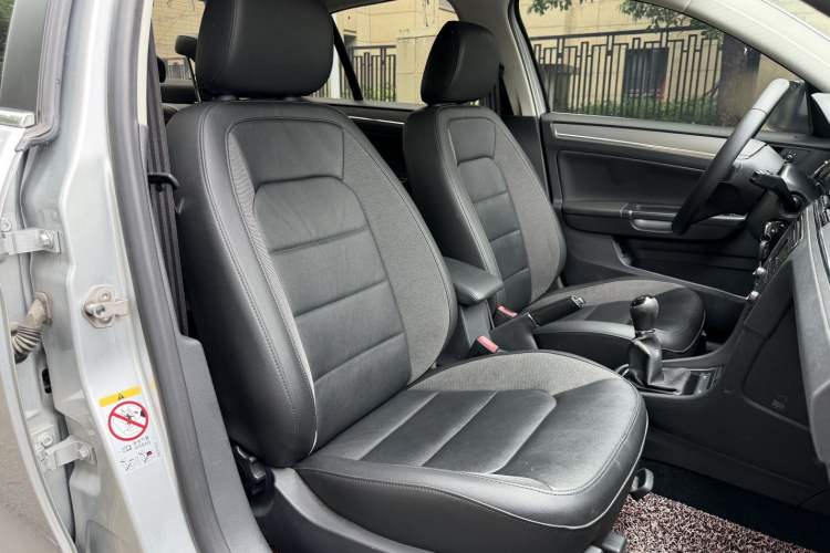 Used Volkswagen Bora 2014 1.6L Manual Comfort Model Right Front Seat