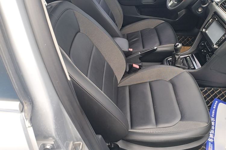 Used Volkswagen Bora 2014 1.6L Manual Comfort Model Right Front Seat