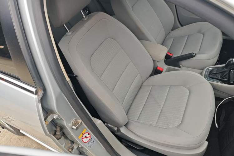 Used Volkswagen Bora 2014 1.6L Automatic Fashion Model Right Front Seat