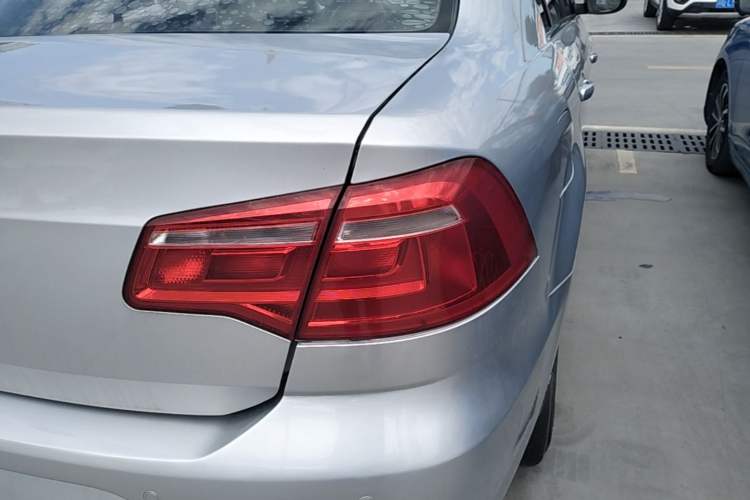Used Volkswagen Bora 2014 1.6L Manual Comfort Model Right Rear Taillight