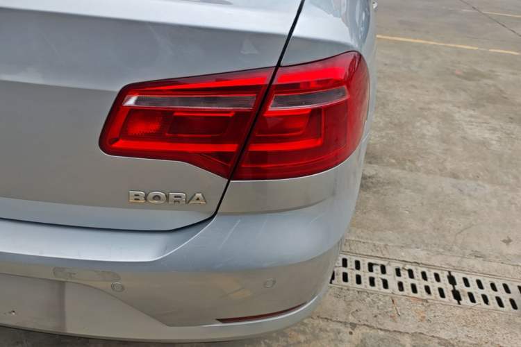 Used Volkswagen Bora 2014 1.6L Automatic Fashion Model Right Rear Taillight