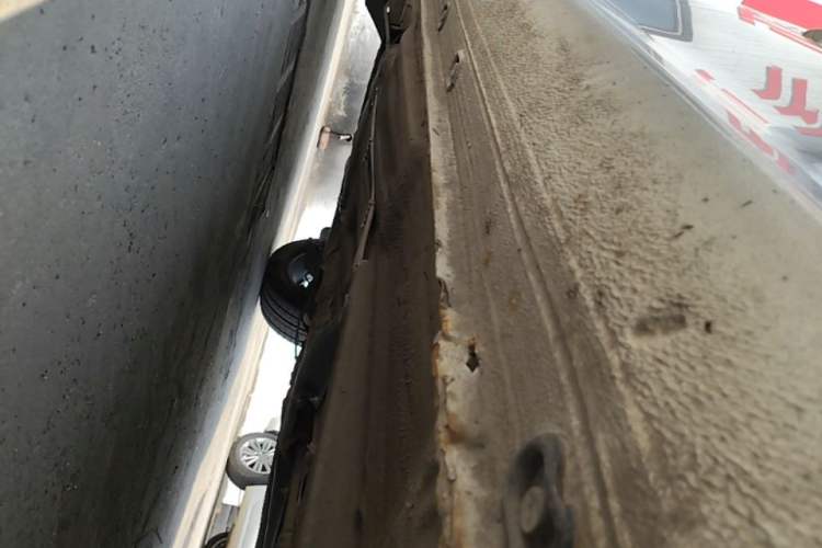 Used Volkswagen Bora 2014 1.6L Automatic Comfort Model Right Side Sill