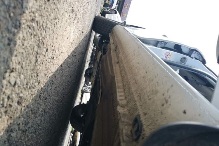 Used Volkswagen Bora 2014 1.6L Automatic Fashion Model Right Side Sill