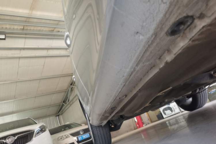 Used Volkswagen Bora 2014 1.4TSI Automatic Comfort Model Right Side Sill