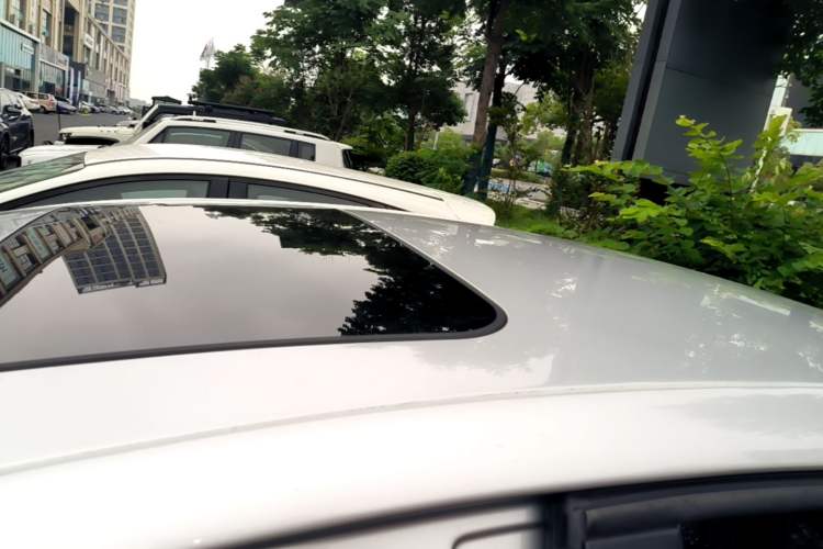Used Volkswagen Bora 2014 1.6L Automatic Comfort Model Roof