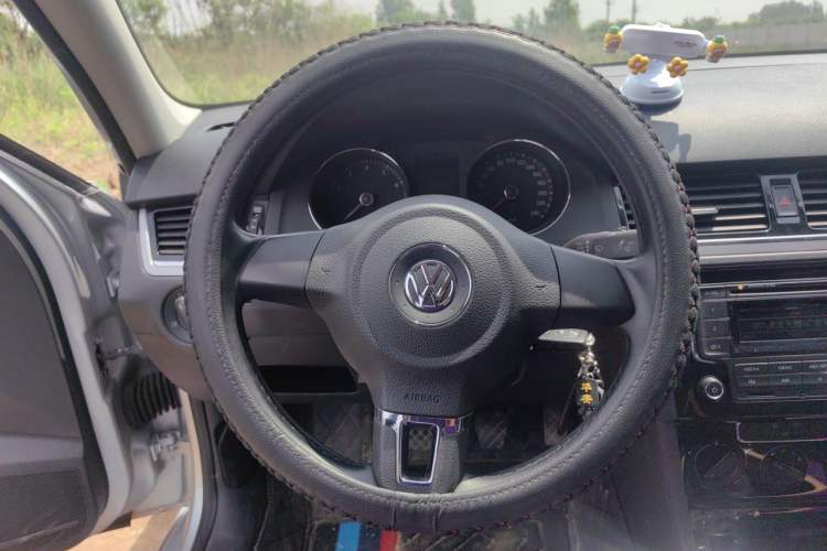 Used Volkswagen Bora 2014 1.6L Manual Fashion Edition Steering Wheel