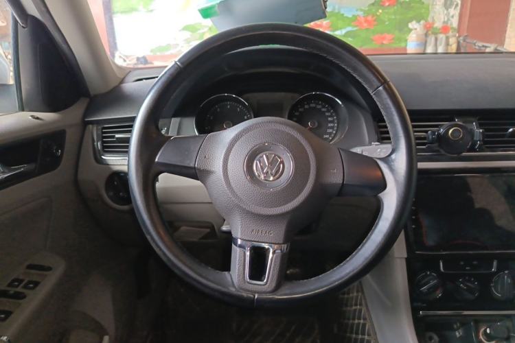 Used Volkswagen Bora 2014 1.6L Manual Fashion Edition Steering Wheel