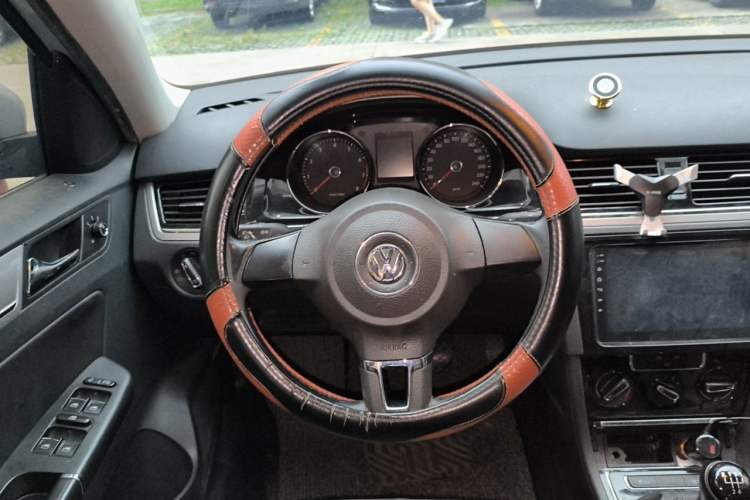 Used Volkswagen Bora 2014 1.6L Manual Comfort Model Steering Wheel