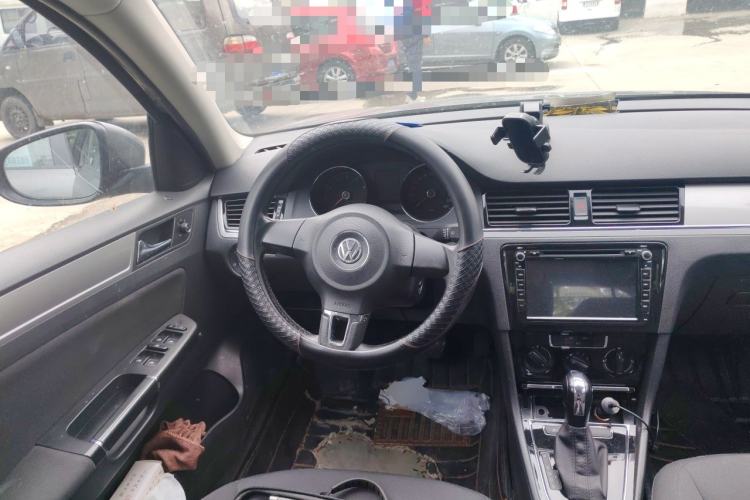 Used Volkswagen Bora 2014 1.6L Automatic Fashion Model Steering Wheel