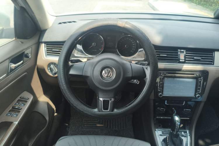 Used Volkswagen Bora 2014 1.6L Automatic Comfort Model Steering Wheel
