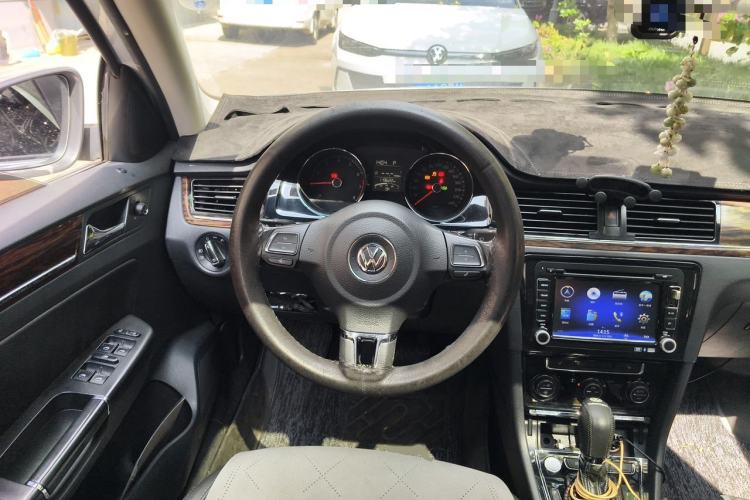 Used Volkswagen Bora 2014 1.6L Automatic Luxury Model Steering Wheel