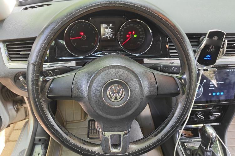 Used Volkswagen Bora 2014 1.6L Automatic Comfort Model Steering Wheel