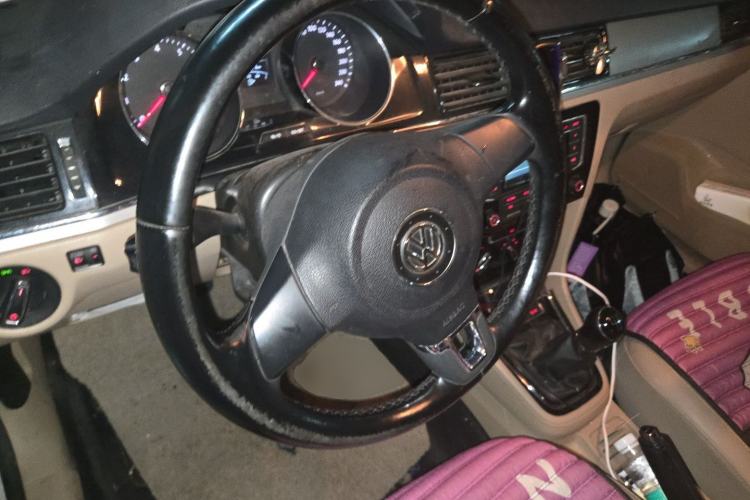 Used Volkswagen Bora 2014 1.6L Manual Comfort Model Steering Wheel