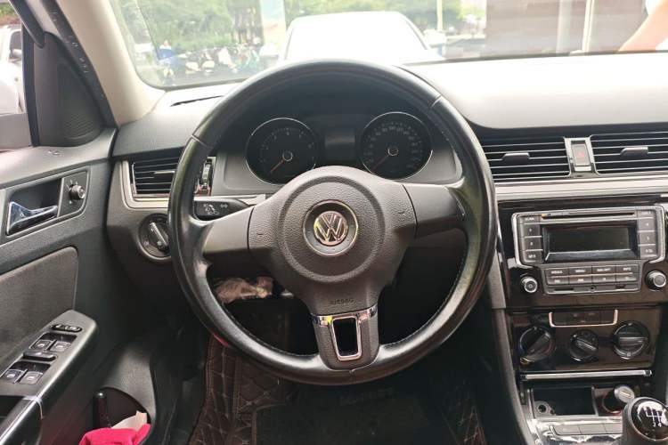 Used Volkswagen Bora 2014 1.6L Manual Fashion Edition Steering Wheel