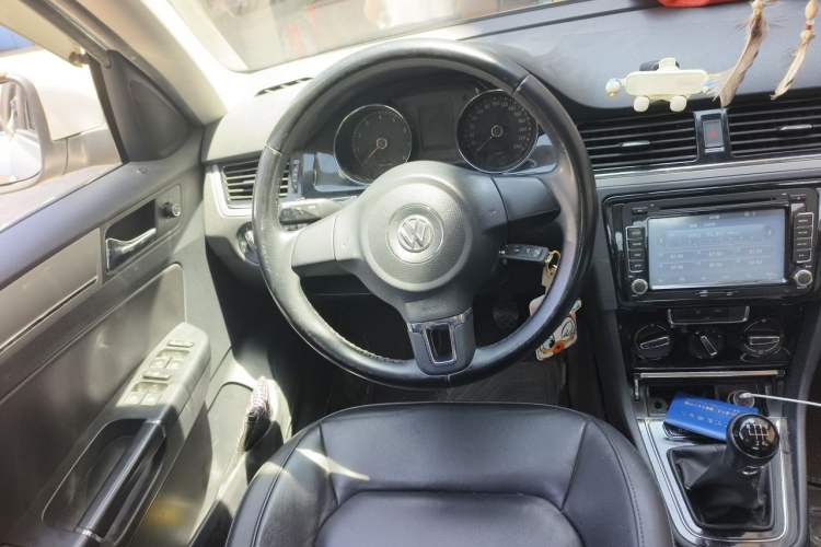 Used Volkswagen Bora 2014 1.6L Manual Comfort Model Steering Wheel