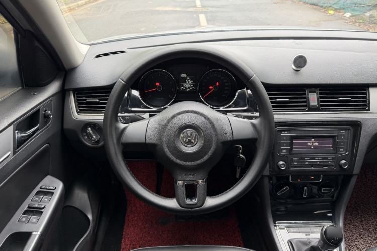 Used Volkswagen Bora 2014 1.6L Manual Comfort Model Steering Wheel