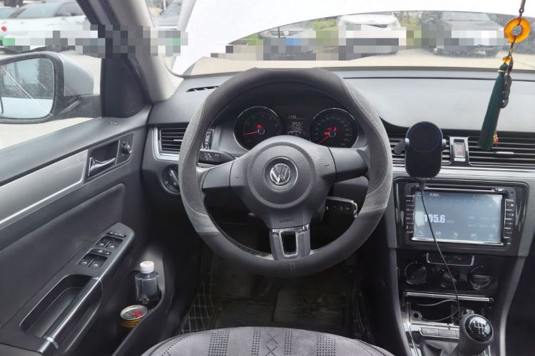 Used Volkswagen Bora 2014 1.6L Manual Fashion Edition Steering Wheel