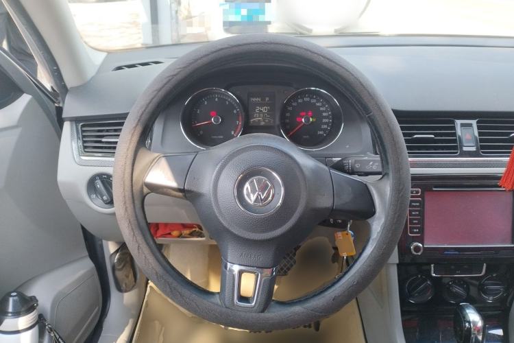Used Volkswagen Bora 2014 1.6L Automatic Fashion Model Steering Wheel