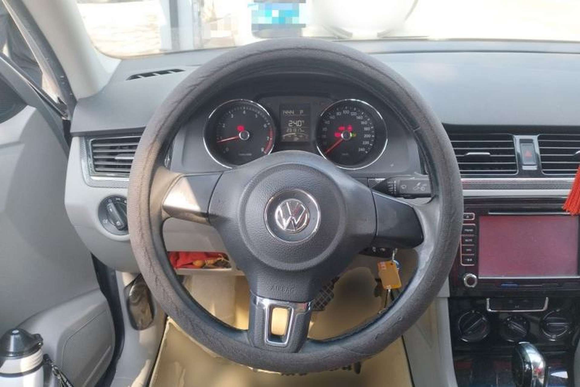 Used Volkswagen Bora 2014 1.6L Automatic Fashion Model Steering Wheel