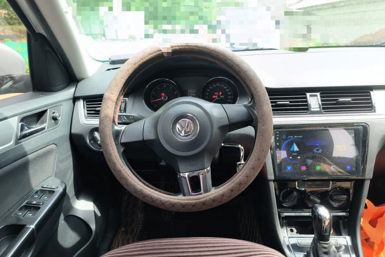 Used Volkswagen Bora 2014 1.6L Automatic Fashion Model Steering Wheel