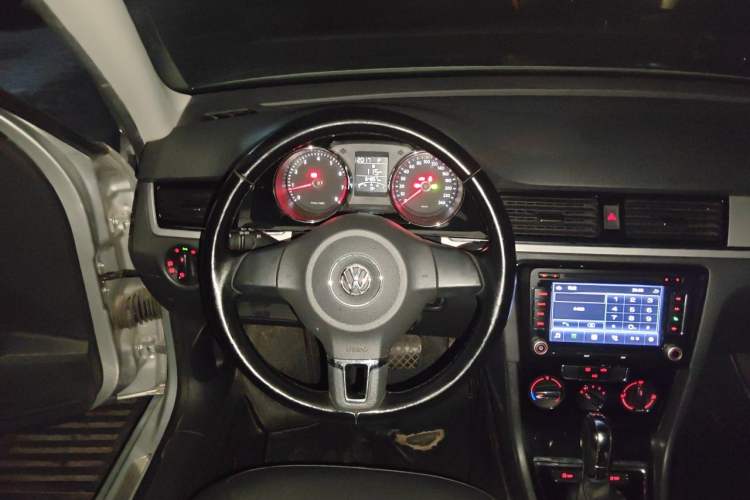 Used Volkswagen Bora 2014 1.4TSI Automatic Comfort Model Steering Wheel