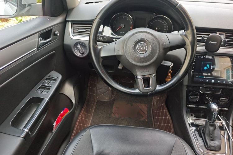 Used Volkswagen Bora 2014 1.6L Automatic Comfort Model Steering Wheel