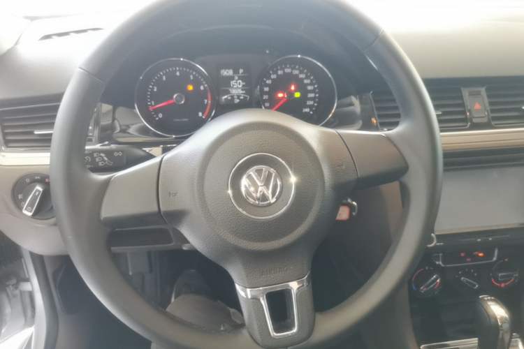 Used Volkswagen Bora 2014 1.4TSI Automatic Comfort Model Steering Wheel