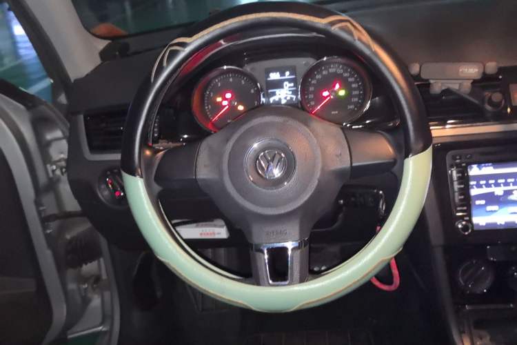 Used Volkswagen Bora 2014 1.6L Automatic Comfort Model Steering Wheel