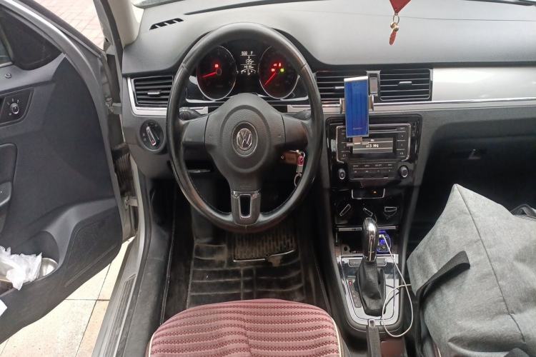 Used Volkswagen Bora 2014 1.6L Automatic Comfort Model Steering Wheel
