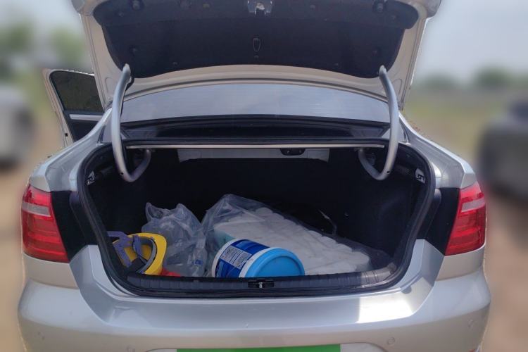 Used Volkswagen Bora 2014 1.6L Manual Fashion Edition Trunk