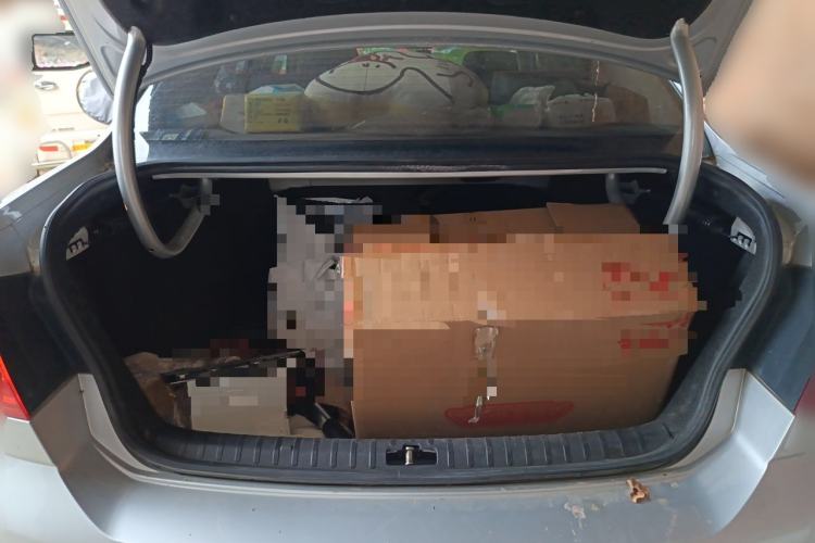 Used Volkswagen Bora 2014 1.6L Manual Fashion Edition Trunk