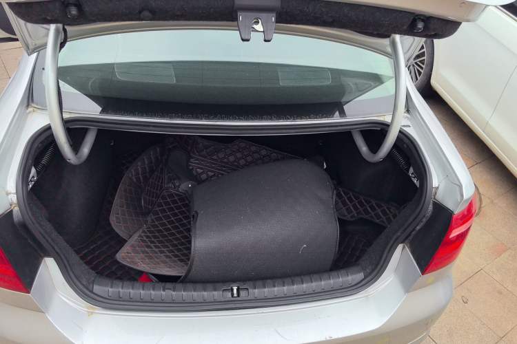 Used Volkswagen Bora 2014 1.6L Automatic Comfort Model Trunk