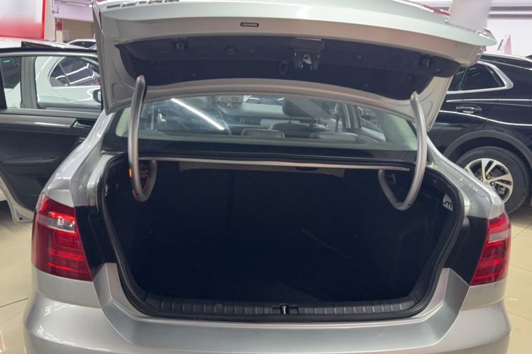 Used Volkswagen Bora 2014 1.6L Automatic Comfort Model Trunk