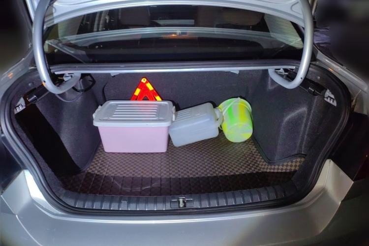 Used Volkswagen Bora 2014 1.6L Automatic Fashion Model Trunk