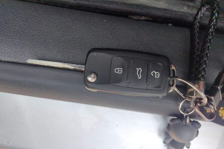 Used Volkswagen Bora 2014 1.6L Manual Fashion Edition Vehicle Key