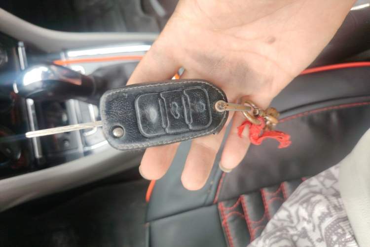 Used Volkswagen Bora 2014 1.6L Automatic Fashion Model Vehicle Key