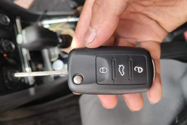 Used Volkswagen Bora 2014 1.6L Automatic Luxury Model Vehicle Key