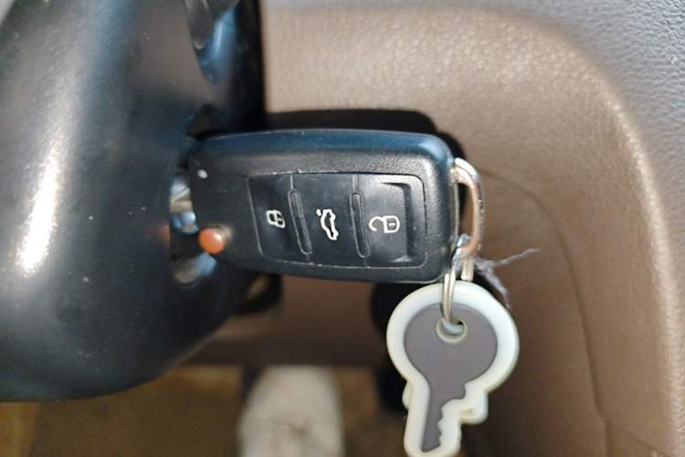 Used Volkswagen Bora 2014 1.6L Automatic Comfort Model Vehicle Key