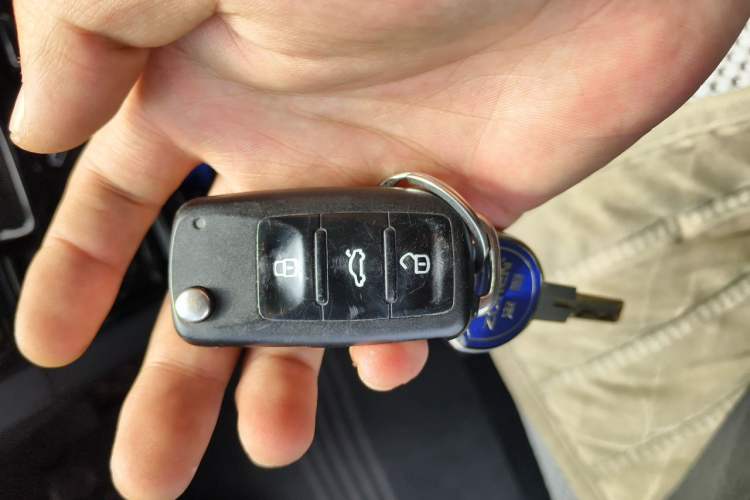 Used Volkswagen Bora 2014 1.6L Manual Comfort Model Vehicle Key