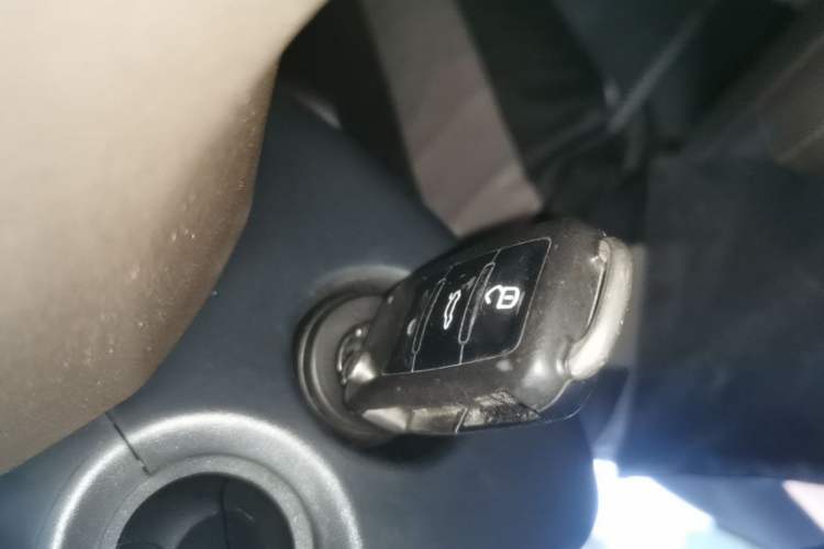 Used Volkswagen Bora 2014 1.4TSI Automatic Comfort Model Vehicle Key