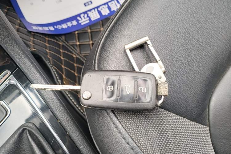 Used Volkswagen Bora 2014 1.6L Manual Comfort Model Vehicle Key