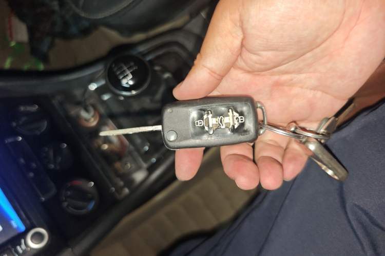 Used Volkswagen Bora 2014 1.6L Manual Fashion Edition Vehicle Key