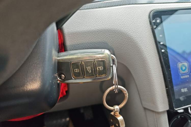 Used Volkswagen Bora 2014 1.6L Automatic Fashion Model Vehicle Key